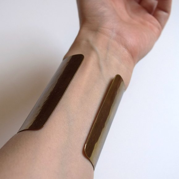 Gold Brass Bangle Cuff Bracelet - Picture 4 of 4